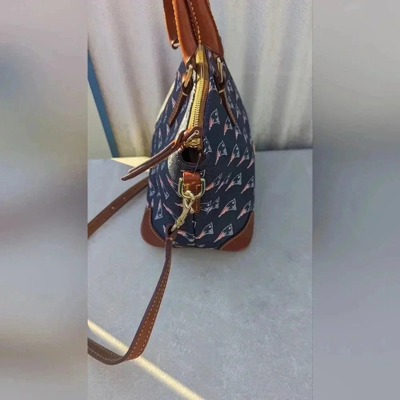 Dooney & Bourke New England Patriots Satchel Shoulder Bag (Retired)(NWOT) - Picture 5 of 13